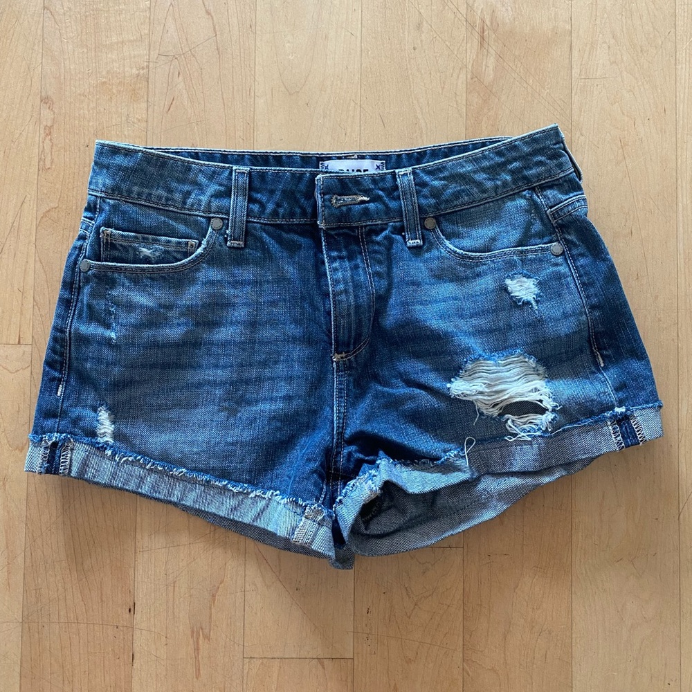 Paige distressed jean shorts ✨